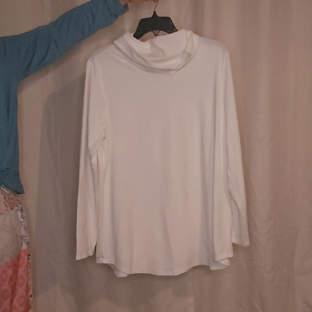 Nina Leonard Long Sleeve Tee White comfortable with headphone slits size 1X